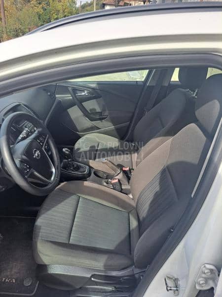 Opel Astra J 1.6CDTI Švajcarska