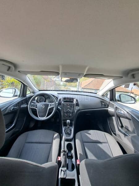 Opel Astra J 1.6CDTI Švajcarska