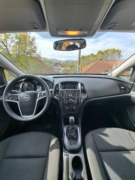 Opel Astra J 1.6CDTI Švajcarska