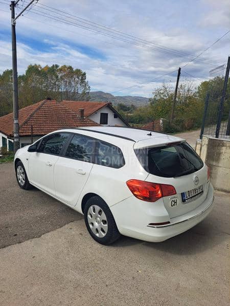 Opel Astra J 1.6CDTI Švajcarska