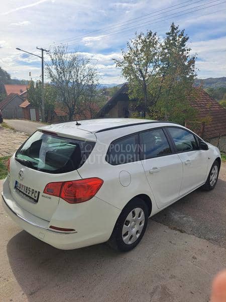Opel Astra J 1.6CDTI Švajcarska