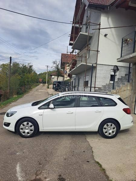 Opel Astra J 1.6CDTI Švajcarska