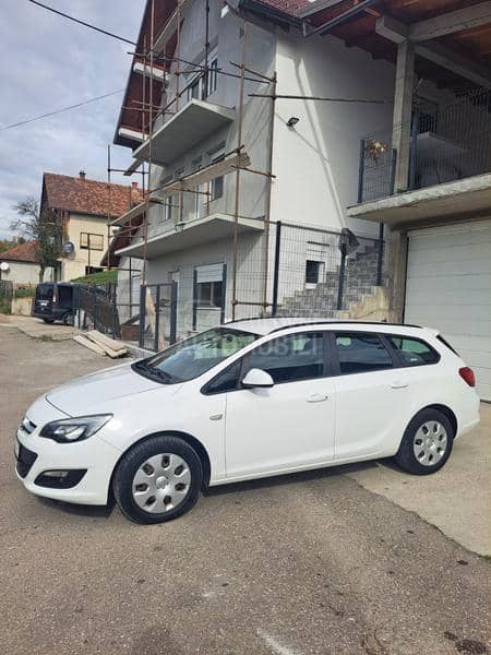 Opel Astra J 1.6CDTI Švajcarska