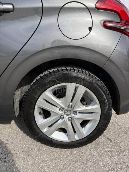 Peugeot 208 1.2 B Allure