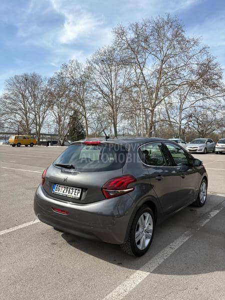 Peugeot 208 1.2 B Allure