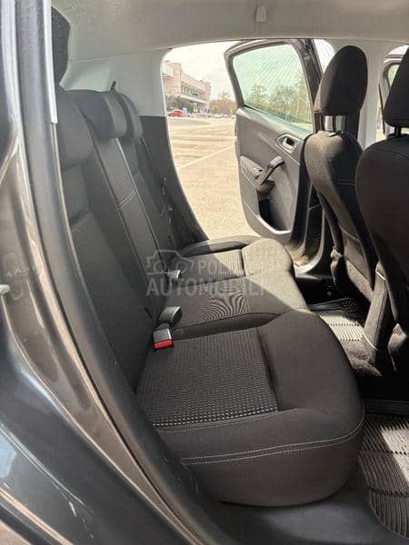Peugeot 208 1.2 B Allure
