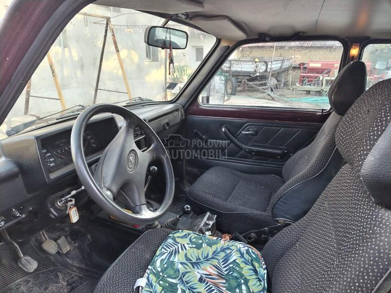 Lada Niva 1.7