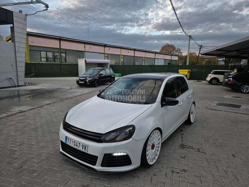 Volkswagen Golf 6 G.T.I S.A.L.O.N