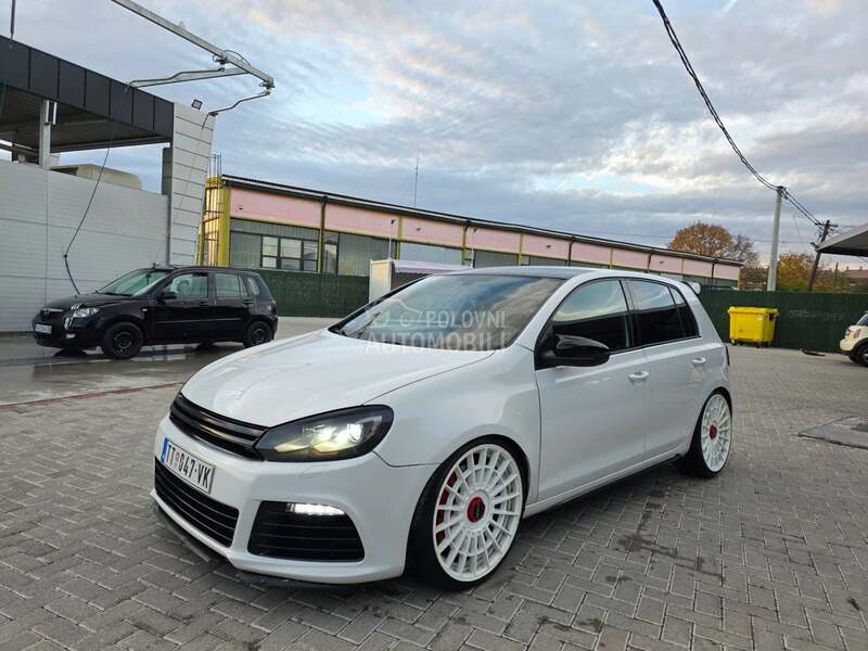 Volkswagen Golf 6 G.T.I S.A.L.O.N