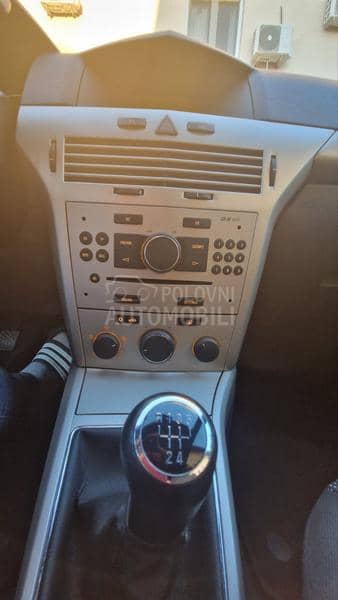 Opel Astra H 1.8