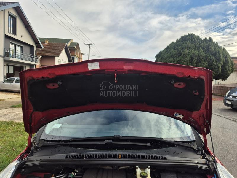 Peugeot 5008 1.6 HDI TOOP Peugeot 5008 1.6 HDI TOOP