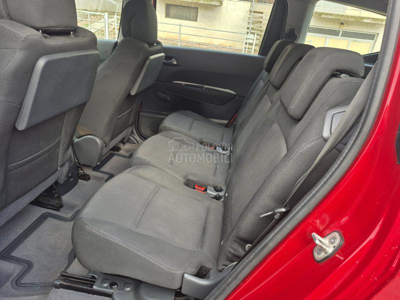 Peugeot 5008 1.6 HDI TOOP Peugeot 5008 1.6 HDI TOOP