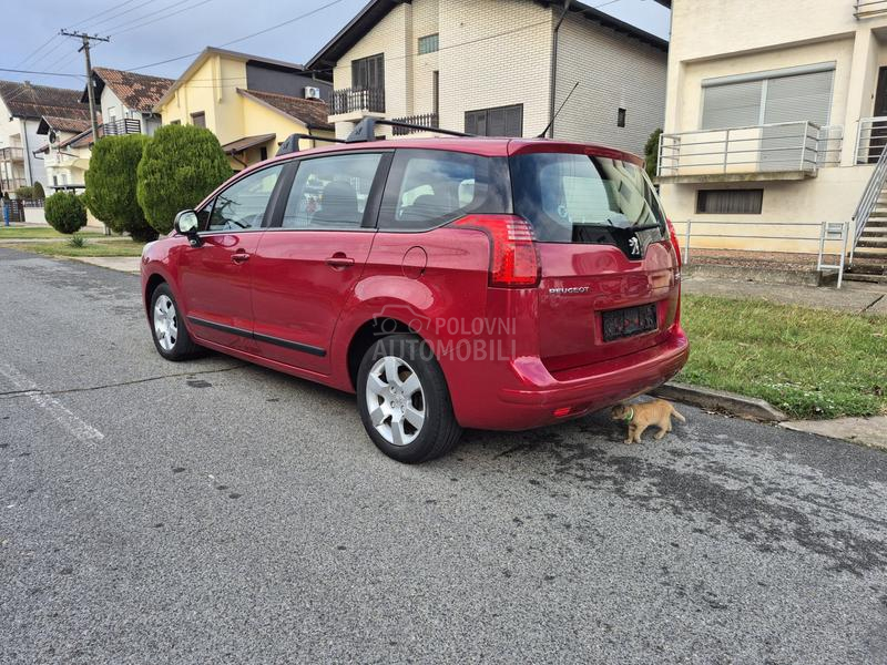 Peugeot 5008 1.6 HDI TOOP Peugeot 5008 1.6 HDI TOOP