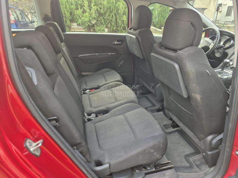 Peugeot 5008 1.6 HDI TOOP Peugeot 5008 1.6 HDI TOOP