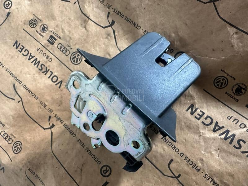 Brava na gepek vratima