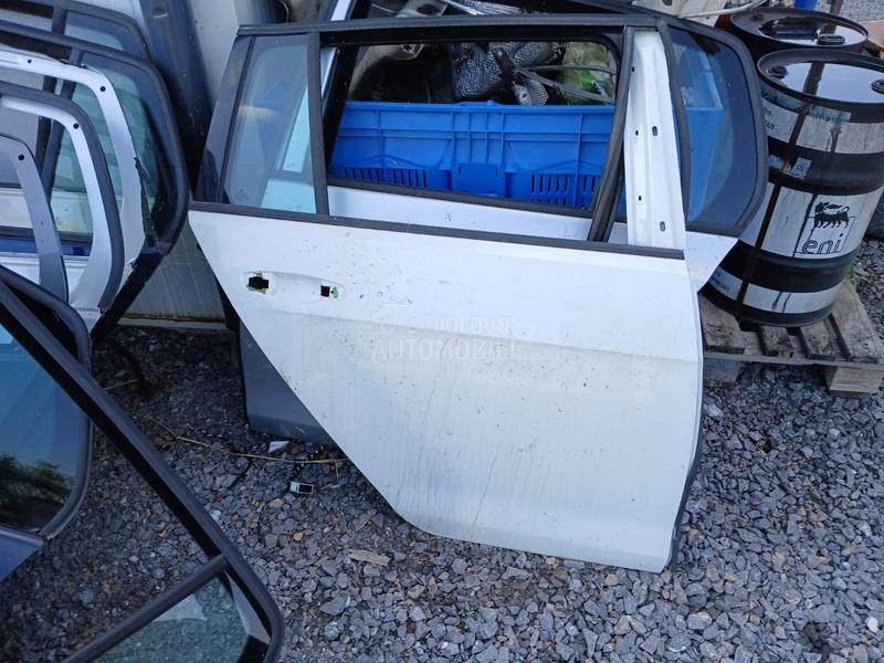 KARAVAN VRATA DESNA ZADNJA