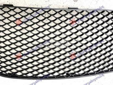 NEMA- RESETKA PREDNJEG... za Mercedes Benz GLA Klasa od 2014. do 2017. god.