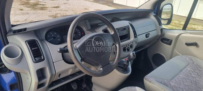 Opel Vivaro 2.5 CDTI