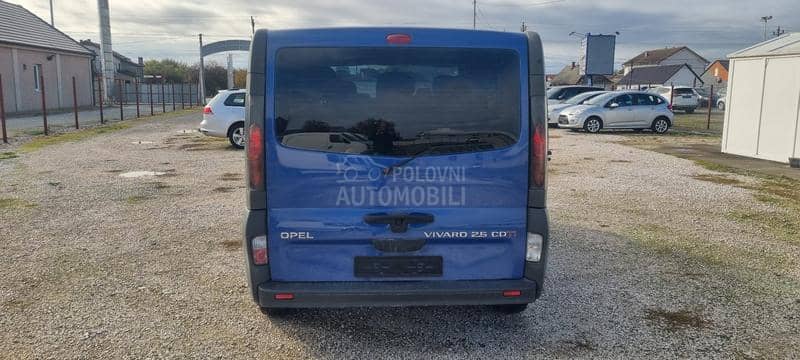 Opel Vivaro 2.5 CDTI