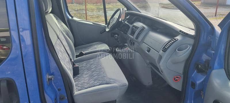 Opel Vivaro 2.5 CDTI