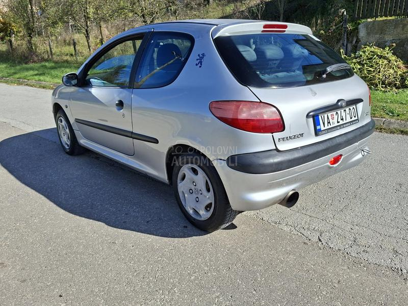 Peugeot 206 1.1