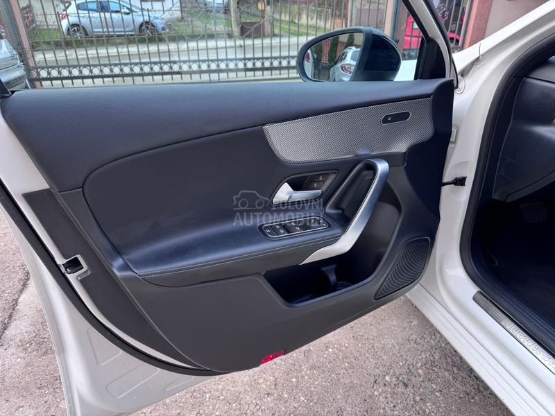 Mercedes Benz A 180 LED/BLACK Mercedes Benz A 180 LED/BLACK