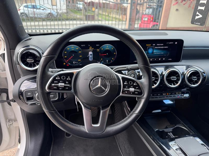 Mercedes Benz A 180 LED/BLACK Mercedes Benz A 180 LED/BLACK