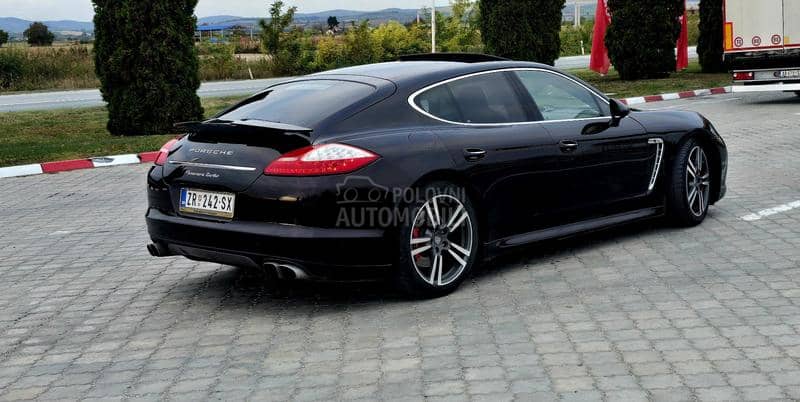 Porsche Panamera Turbo s