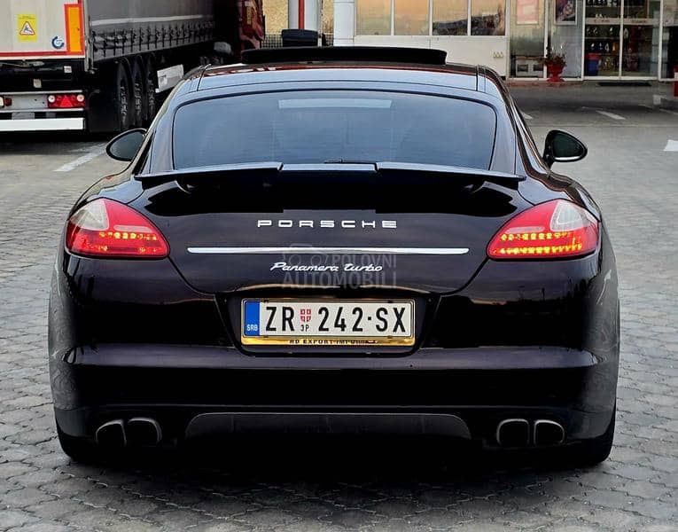 Porsche Panamera Turbo s