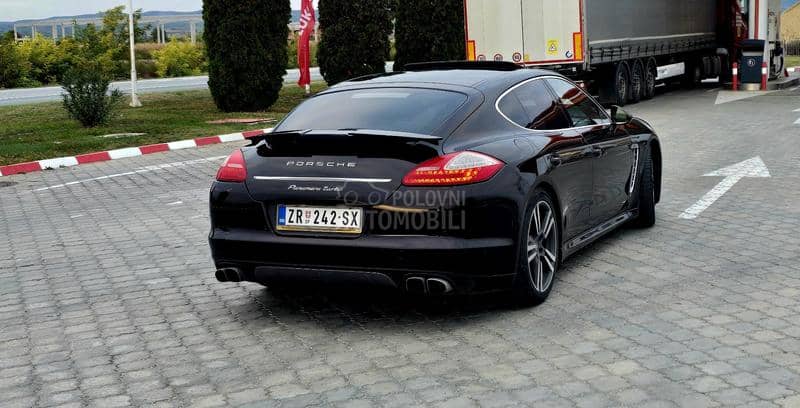 Porsche Panamera Turbo s