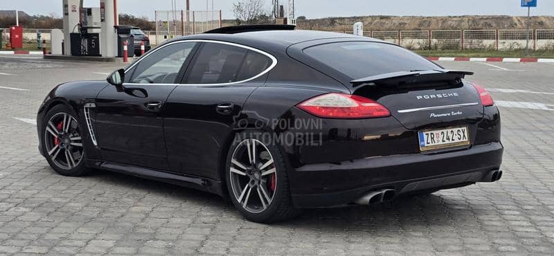 Porsche Panamera Turbo s