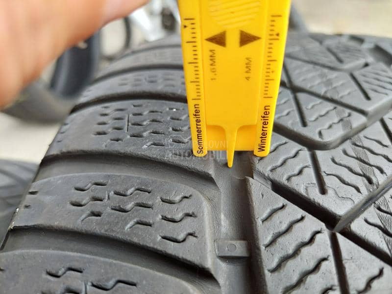 Pirelli 245/40 R19 Zimska