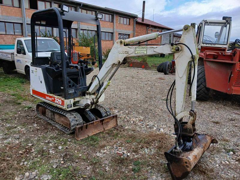 Bobcat 320