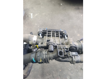 kuciste termostata 1,5bluhdi za Citroen C3, C3 Aircross, C4 ... od 2018. do 2024. god.