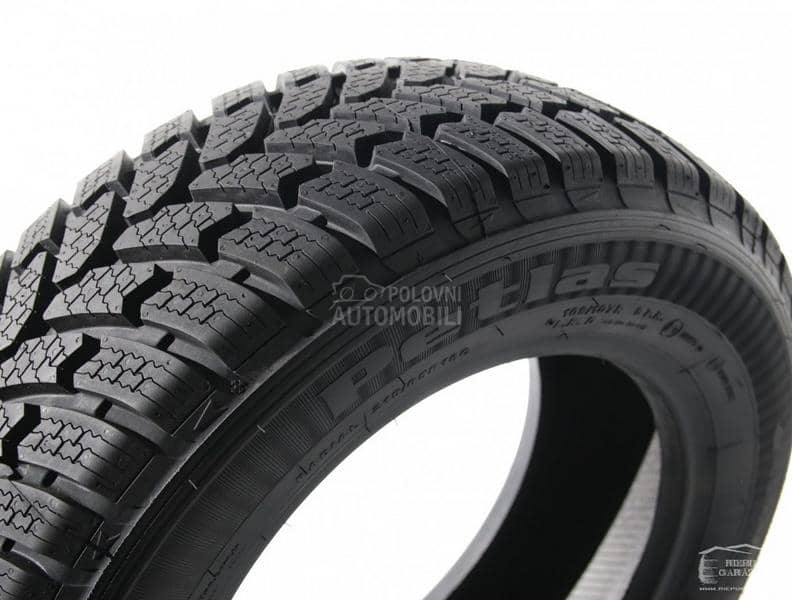 Starmaxx 215/70 R15 Zimska