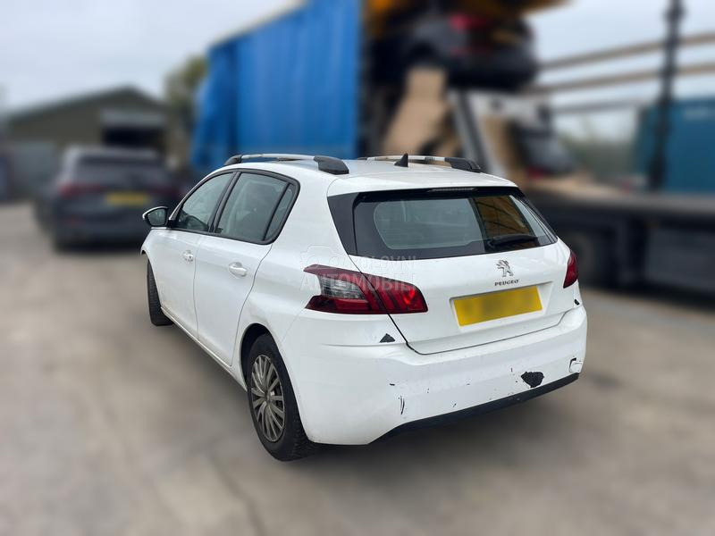 Peugeot 308 1.5 YH01 2017. god. -  kompletan auto u delovima