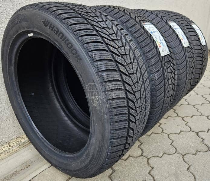 Hankook 305/40 R20 Zimska