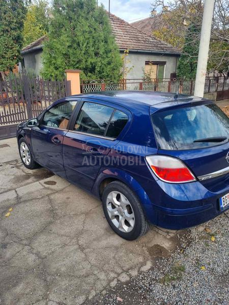 Opel Astra H 