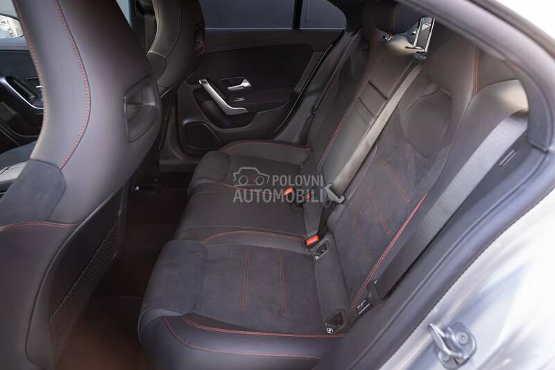 Mercedes Benz CLA 200 