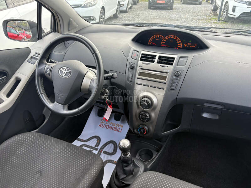 Toyota Yaris 1.3 vvt-t Luna CH