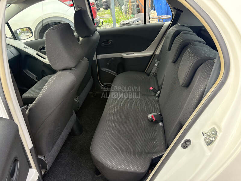 Toyota Yaris 1.3 vvt-t Luna CH