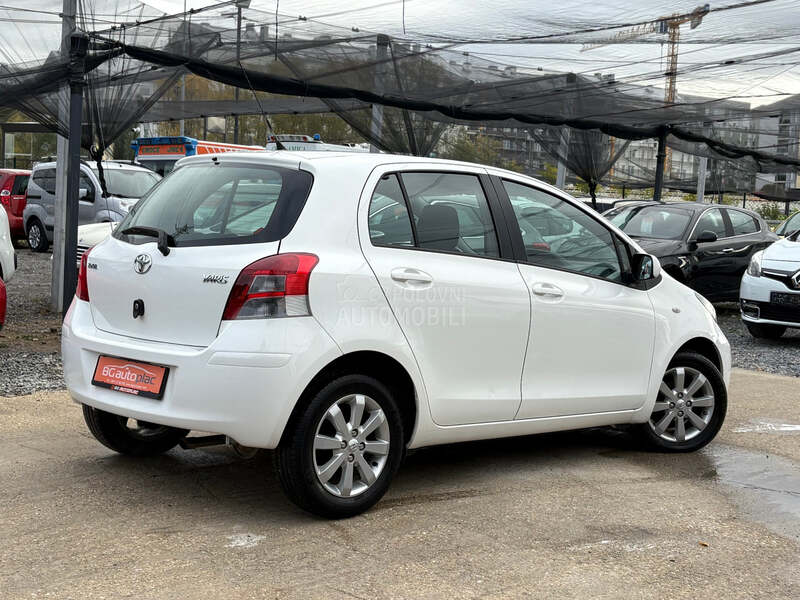 Toyota Yaris 1.3 vvt-t Luna CH