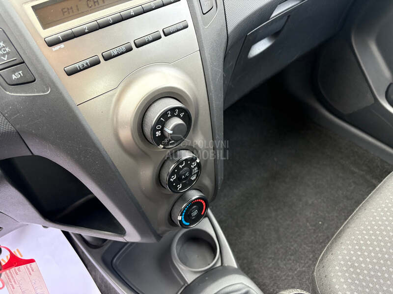 Toyota Yaris 1.3 vvt-t Luna CH