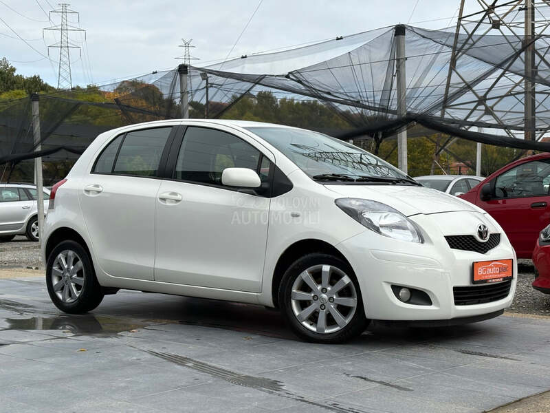Toyota Yaris 1.3 vvt-t Luna CH