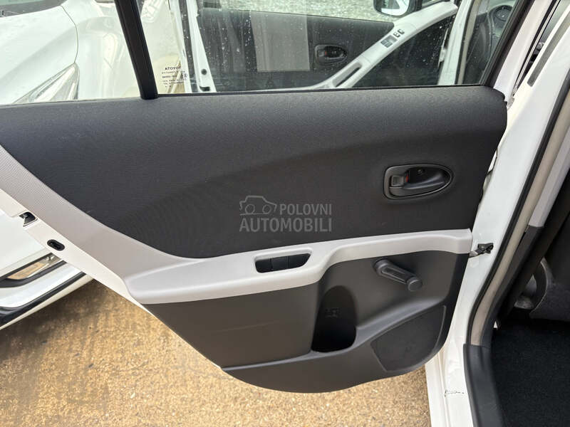 Toyota Yaris 1.3 vvt-t Luna CH