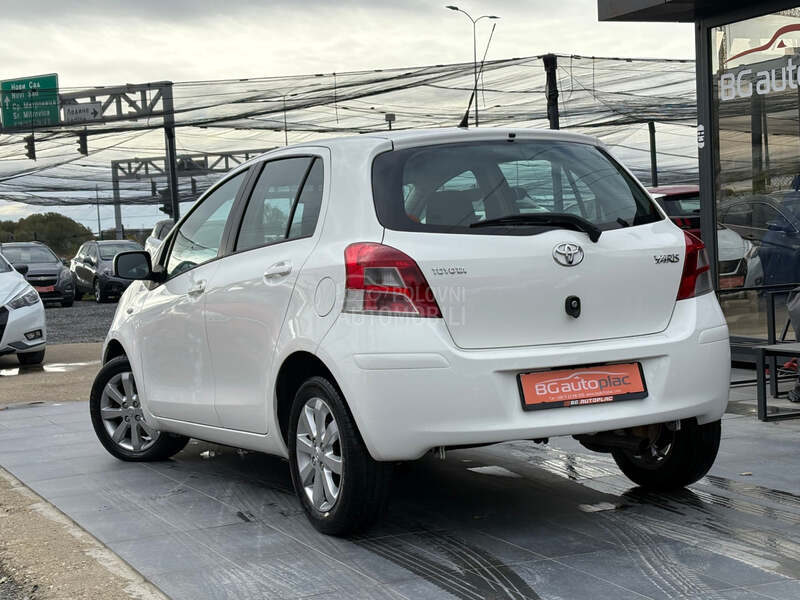 Toyota Yaris 1.3 vvt-t Luna CH