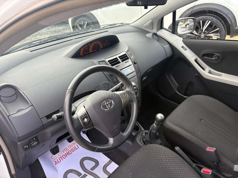 Toyota Yaris 1.3 vvt-t Luna CH
