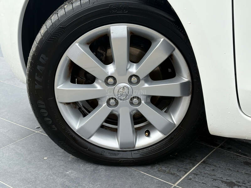 Toyota Yaris 1.3 vvt-t Luna CH
