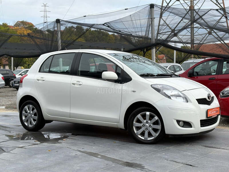 Toyota Yaris 1.3 vvt-t Luna CH