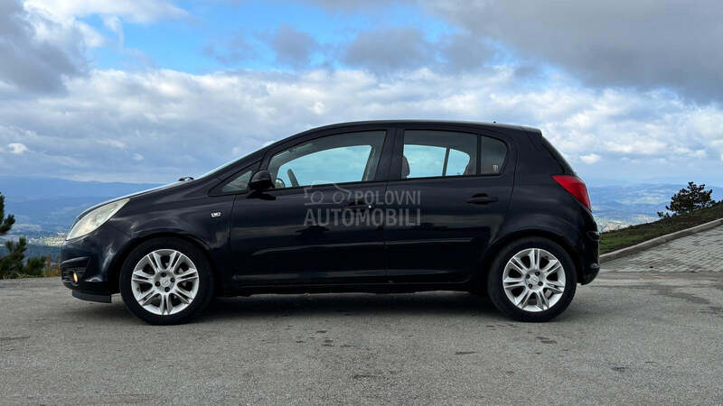 Opel Corsa D 1.4 8v